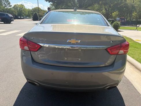 Used 2019 Chevrolet Impala Premier FWD image 4