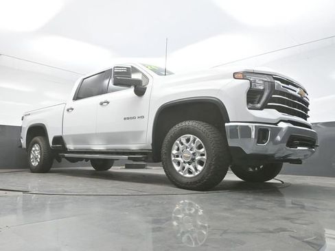 Used 2024 Chevrolet Silverado 2500 LTZ image 31
