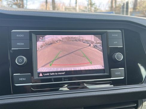 Certified 2023 Volkswagen Jetta SE w/ Panoramic Sunroof Package image 16