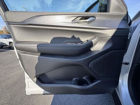 New 2025 Jeep Grand Cherokee L Altitude image 26