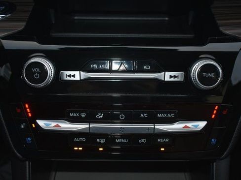 Used 2023 Ford Explorer Limited image 29