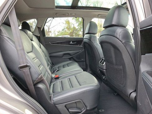 Used 2019 Kia Sorento EX w/ EX Touring Package image 15