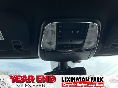 Used 2020 Jeep Grand Cherokee Altitude image 30