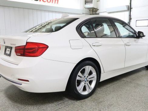 Used 2016 BMW 328i xDrive Sedan AWD/4WD image 6