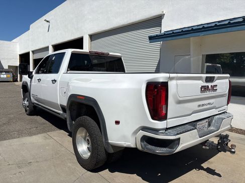 Used 2022 GMC Sierra 3500 Denali w/ Denali Ultimate Package AWD/4WD image 3