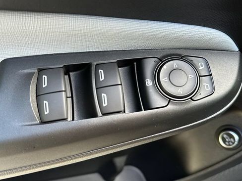 Used 2025 Buick Envista Preferred w/ Convenience I Package FWD image 21