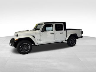 Used 2021 Jeep Gladiator Overland w/ Cold Weather Group AWD/4WD video 2