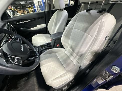 Used 2023 Kia Seltos EX AWD/4WD image 17
