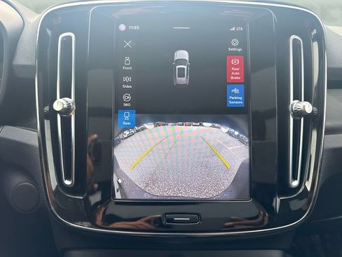 Used 2023 Volvo XC40 Recharge Plus AWD/4WD image 12