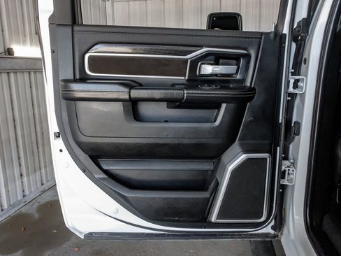 Used 2024 RAM 3500 Laramie w/ Night Edition image 47