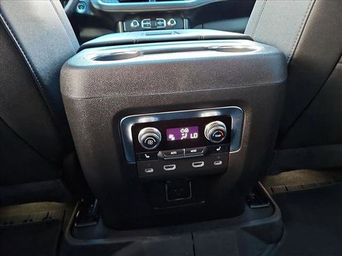 Used 2024 GMC Yukon XL AT4 w/ Technology Package image 19