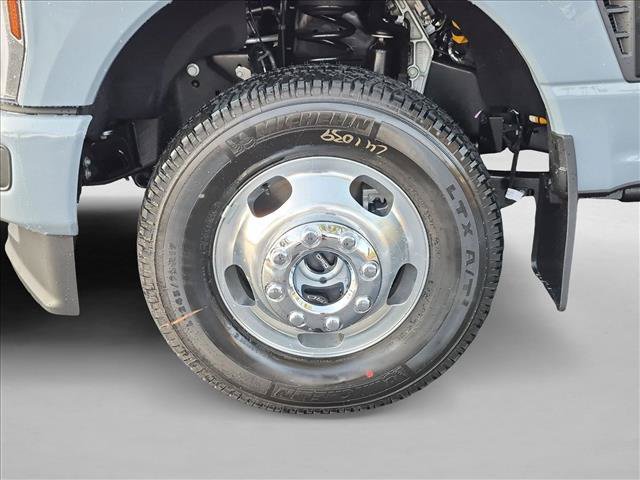 New 2027 Ford F350 Platinum AWD/4WD image 9