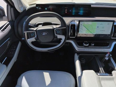 New 2025 Ford Expedition Platinum w/ Platinum Ultimate Package image 16