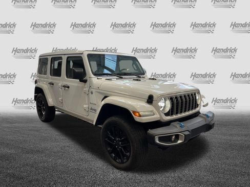 Used 2024 Jeep Wrangler Unlimited Sahara w/ Safety Group AWD/4WD image 2