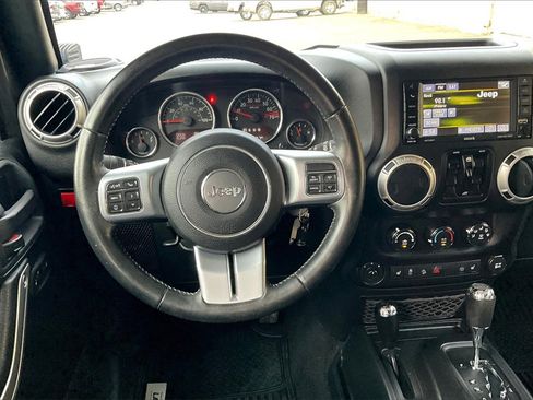 Used 2016 Jeep Wrangler Unlimited Rubicon image 5