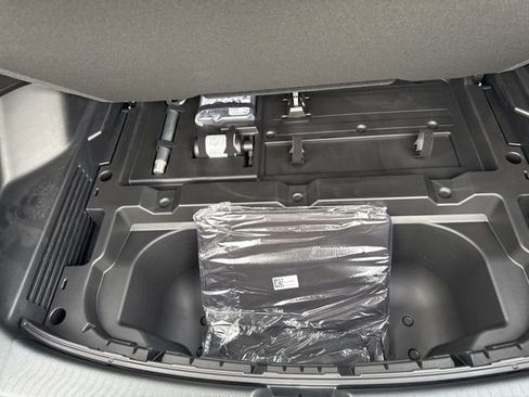 New 2026 Chevrolet Equinox EV LT FWD image 48