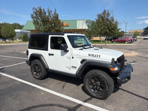 Used 2022 Jeep Wrangler Sport AWD/4WD image 6