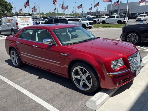 Used 2009 Chrysler 300 C RWD image 7