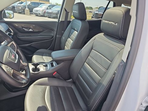 Used 2024 GMC Terrain Denali w/ Denali Premium Package AWD/4WD image 10