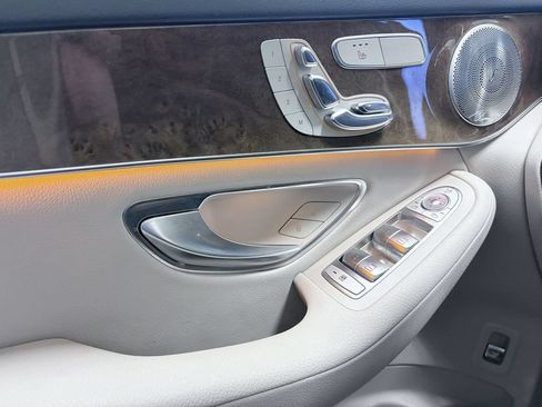 Used 2019 Mercedes-Benz GLC 300 image 21