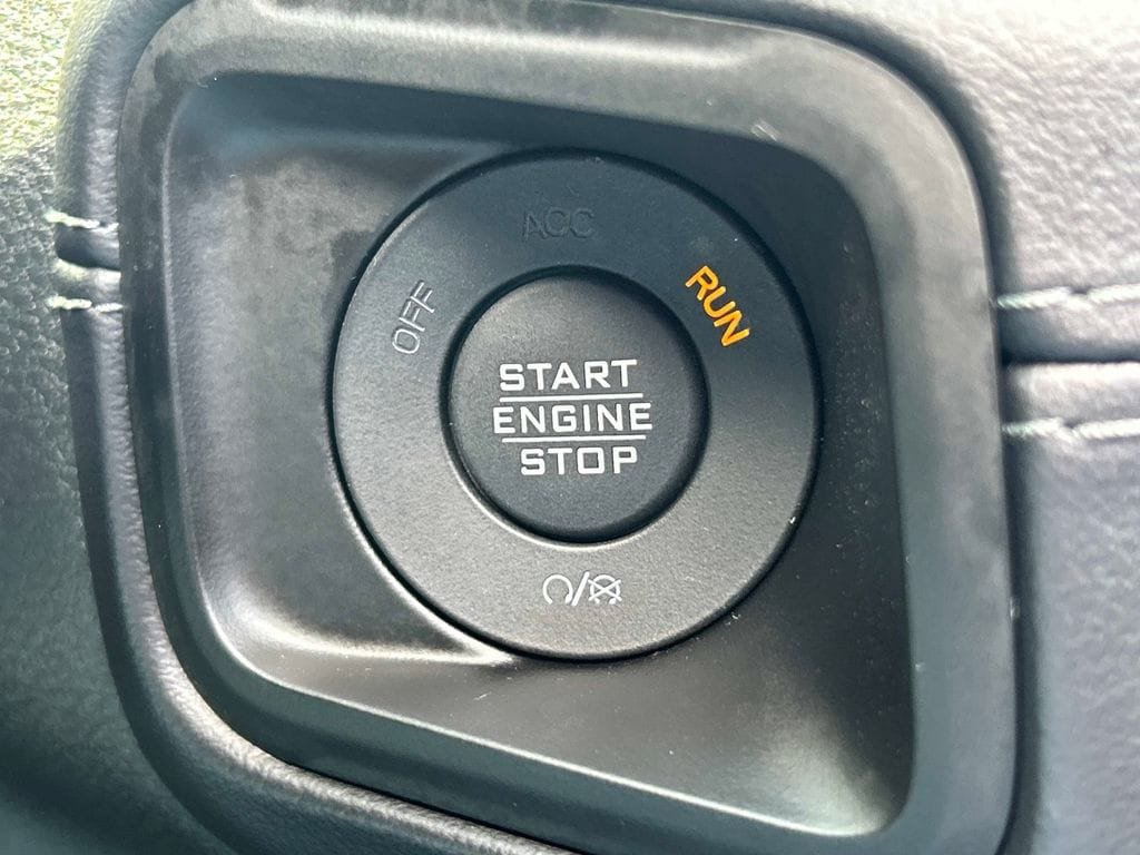 Certified 2025 Jeep Wrangler Unlimited Rubicon AWD/4WD image 24