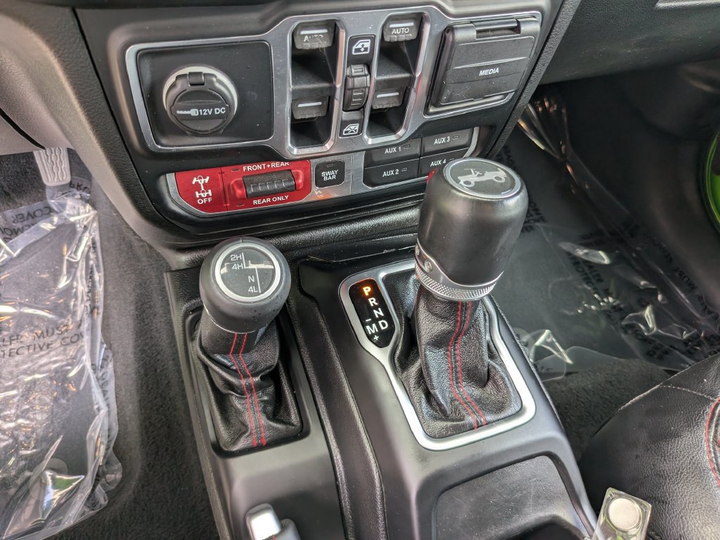 Used 2019 Jeep Wrangler Unlimited Rubicon w/ Dual Top Group AWD/4WD image 27