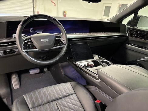 New 2025 Cadillac Escalade IQ Luxury 1 w/ LPO, Radiant Package AWD/4WD image 27