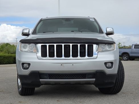 Used 2011 Jeep Grand Cherokee Limited w/ Trailer Tow Group AWD/4WD image 13