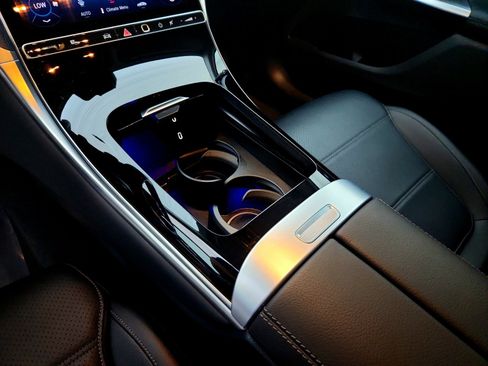 Certified 2025 Mercedes-Benz GLC 300 image 20