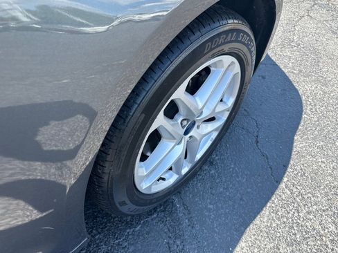 Used 2016 Ford Fusion SE FWD image 8