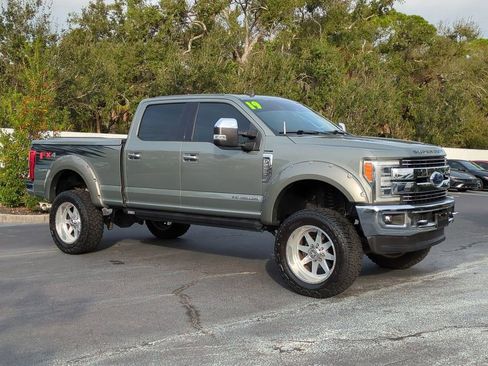 Used 2019 Ford F250 Lariat w/ Lariat Ultimate Package image 3