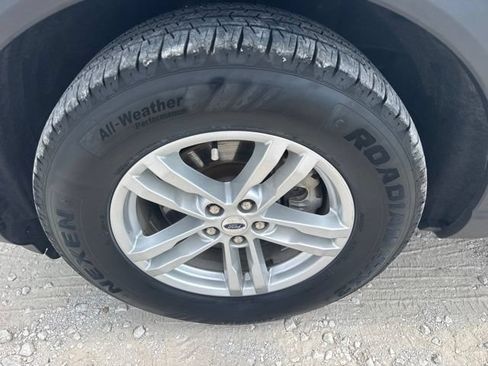 Used 2023 Ford Explorer XLT w/ Equipment Group 202A RWD image 30