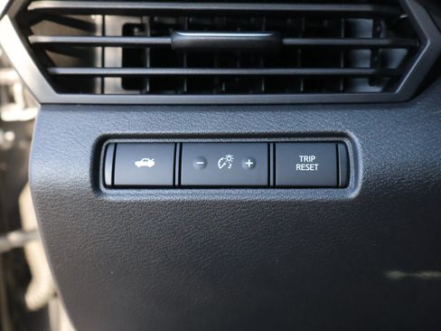 Used 2025 Nissan Altima 2.5 SV FWD image 37