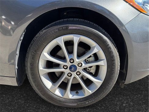 Used 2020 Ford Fusion SE image 13