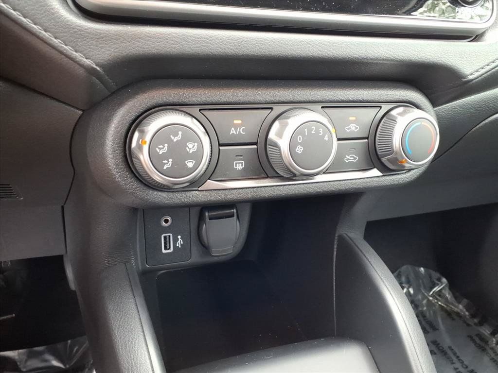 Used 2025 Nissan Versa S w/ Trunk Package FWD image 11