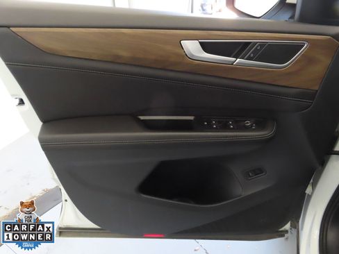 Used 2025 Volkswagen Atlas SE image 11