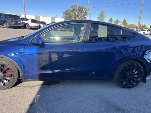 Used 2022 Tesla Model Y Performance image 5