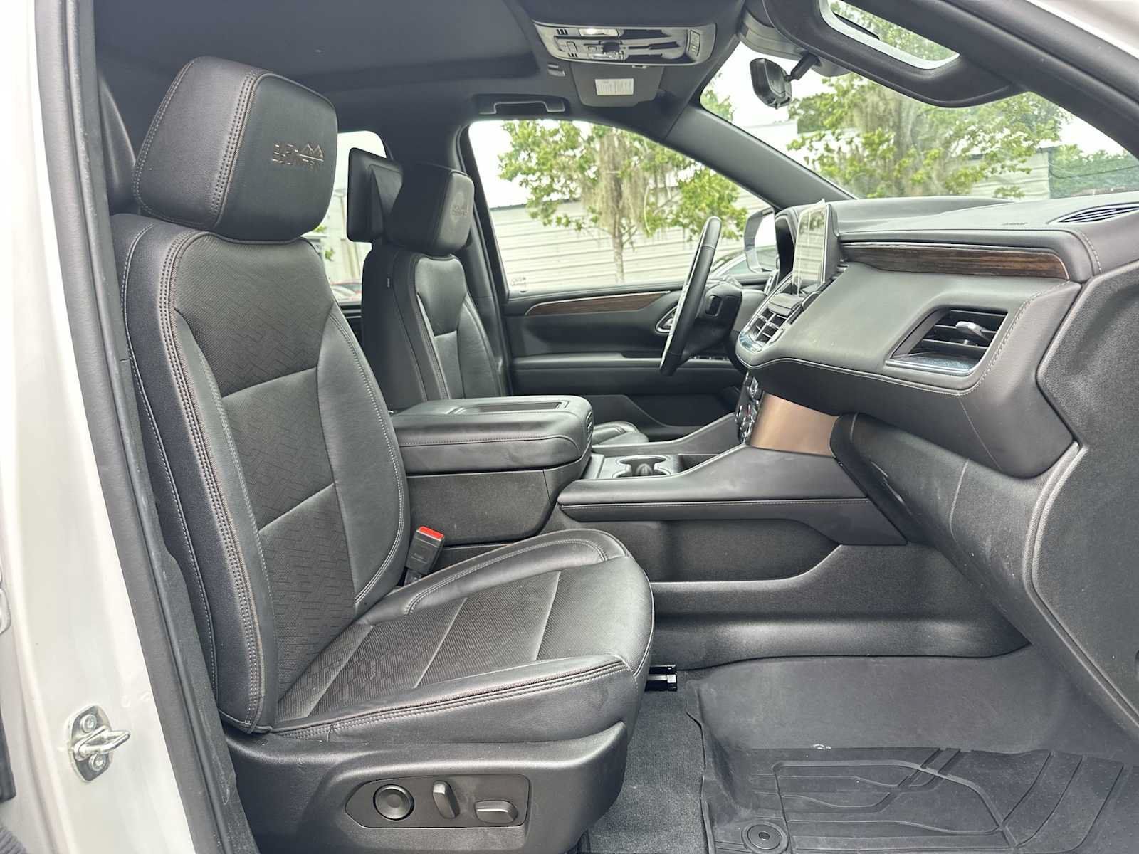 Used 2023 Chevrolet Tahoe High Country w/ Premium Package 2 AWD/4WD image 19