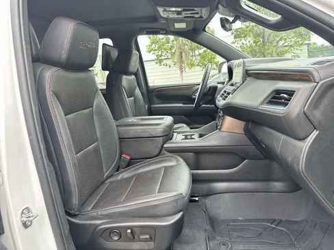 Used 2023 Chevrolet Tahoe High Country w/ Premium Package 2 AWD/4WD image 19