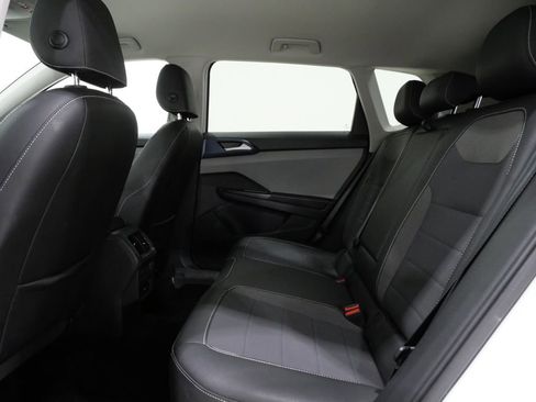 Used 2024 Volkswagen Taos SE image 21