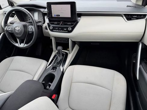 Certified 2023 Toyota Corolla Cross LE image 34