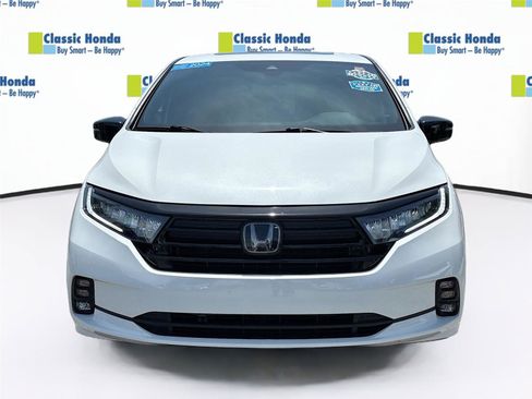 Used 2024 Honda Odyssey Sport image 2