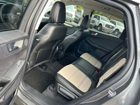 Certified 2022 Ford Escape Titanium w/ Titanium Elite Package image 19