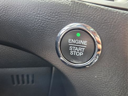 Used 2020 Ford Edge SE FWD image 26