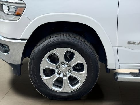 Used 2019 RAM 1500 Laramie AWD/4WD image 40