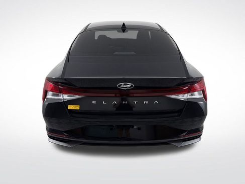 Used 2023 Hyundai Elantra SE FWD image 5