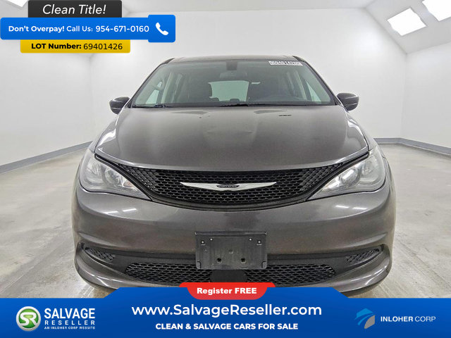 Used 2022 Chrysler Voyager LX FWD image 7