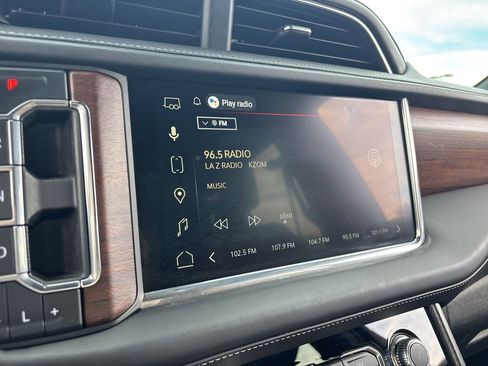 Used 2023 GMC Yukon XL Denali Ultimate image 13