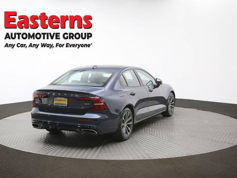 Used 2022 Volvo S60 B5 Momentum image 39