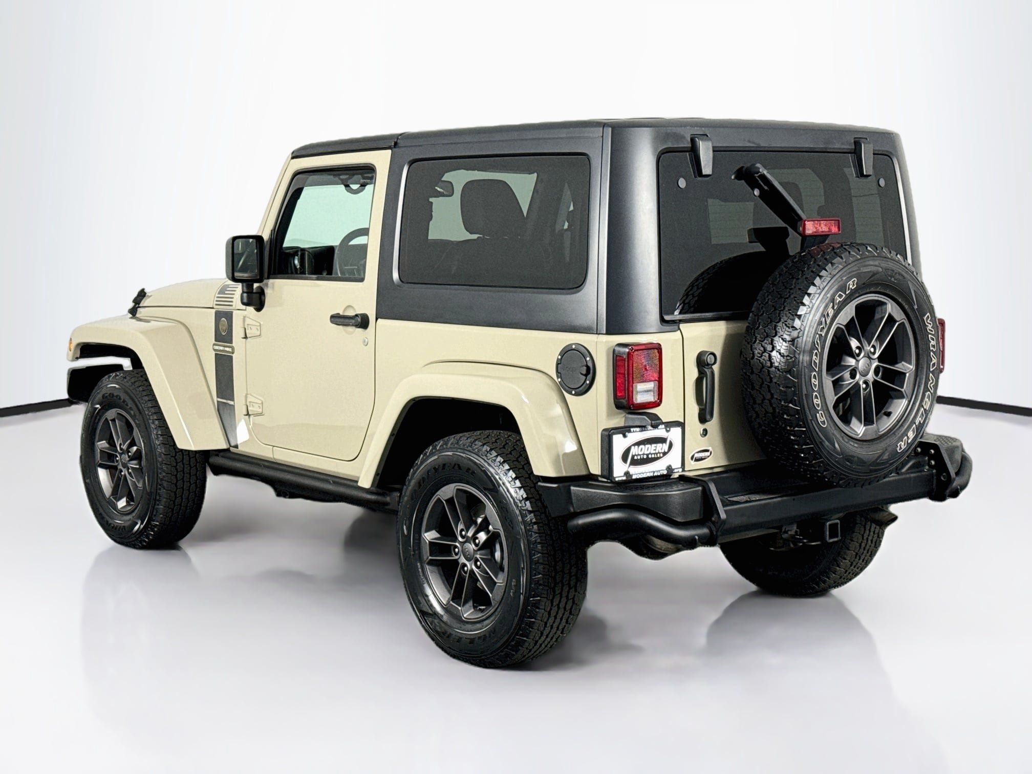 Used 2018 Jeep Wrangler Sport AWD/4WD image 13